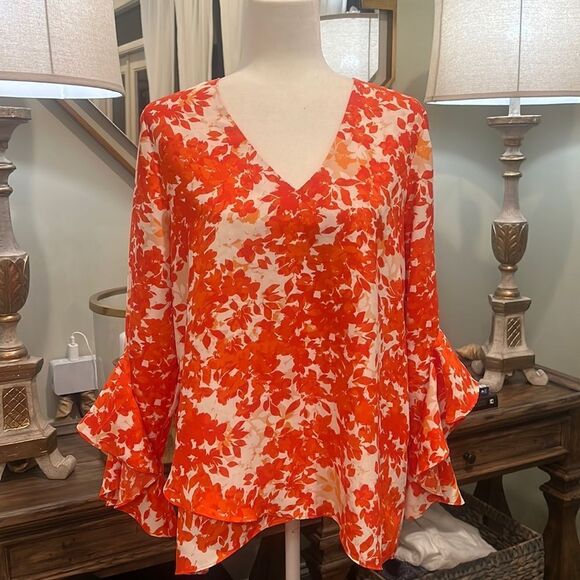 Vince Camuto Flowy Bell Sleeve Blouse Size  L - Picture 1 of 11